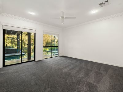 6 Scenery Court, Brookwater