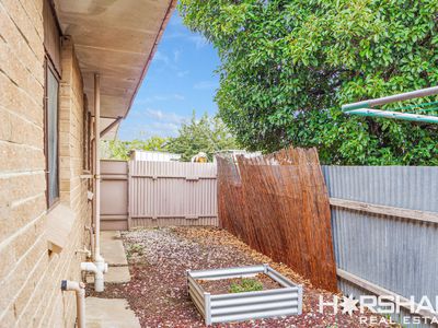 2 / 5 Schwarz Avenue, Horsham