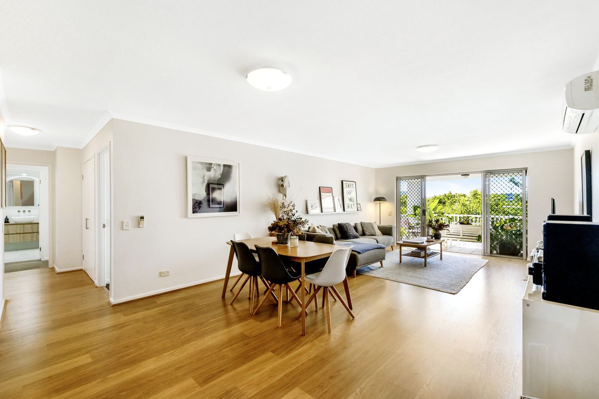 15 / 1 Riverwalk Avenue, Robina