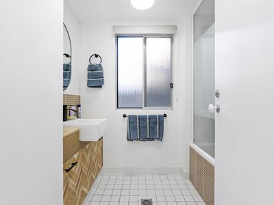 513 / 66 Sickle Avenue, Hope Island