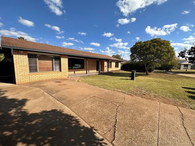 8 Sandra Place, Dubbo