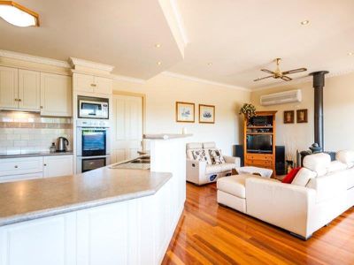 27 Moras Court, Gisborne