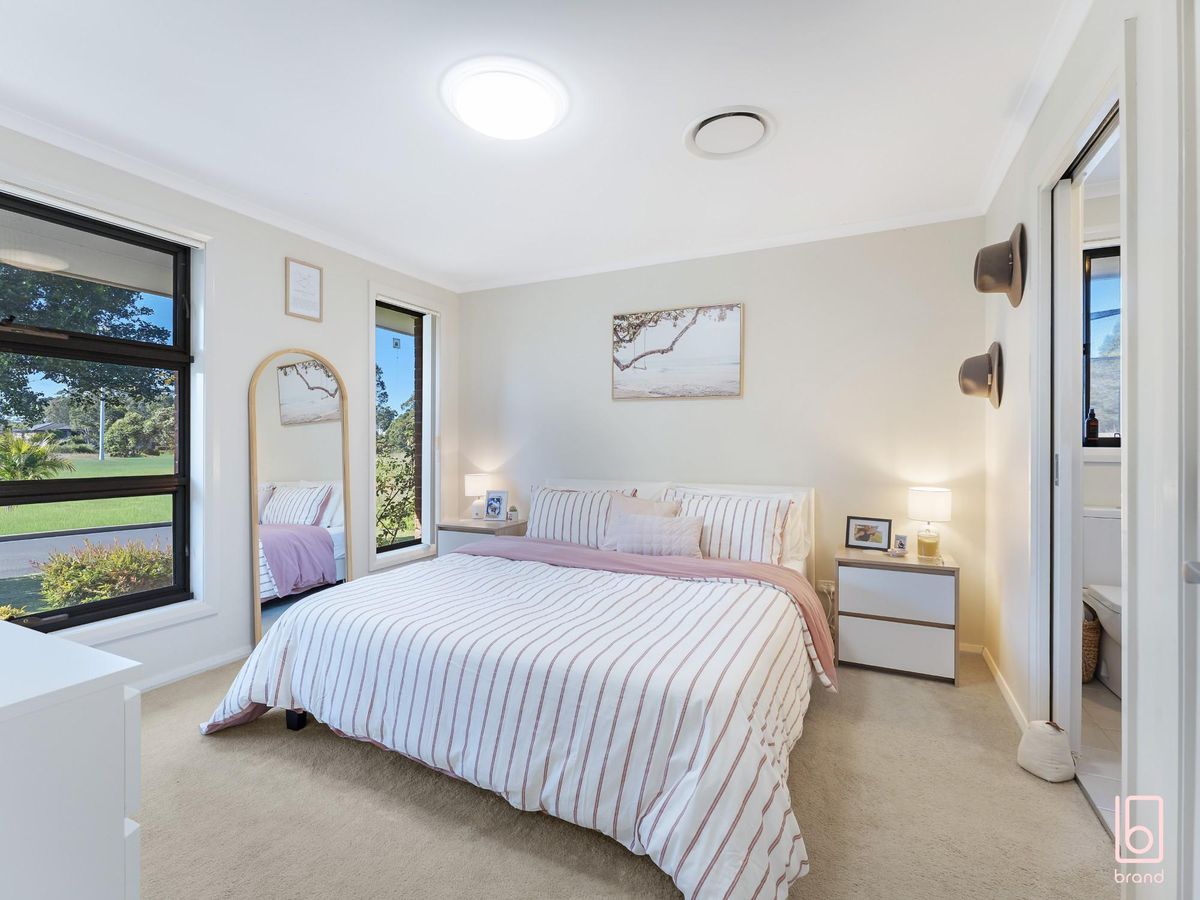 37 Grasstree Avenue, Woongarrah