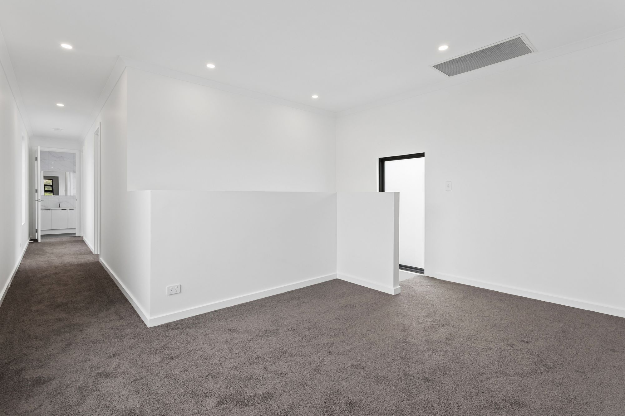 32B Avenue Road, Paradise