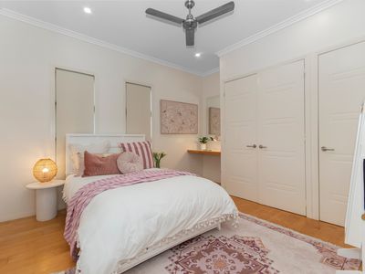 20 The Point, Castle Hill