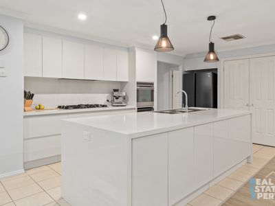 7 Vezelay Court, Narre Warren South