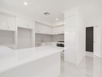 16 Ashville Grange, Henley Brook