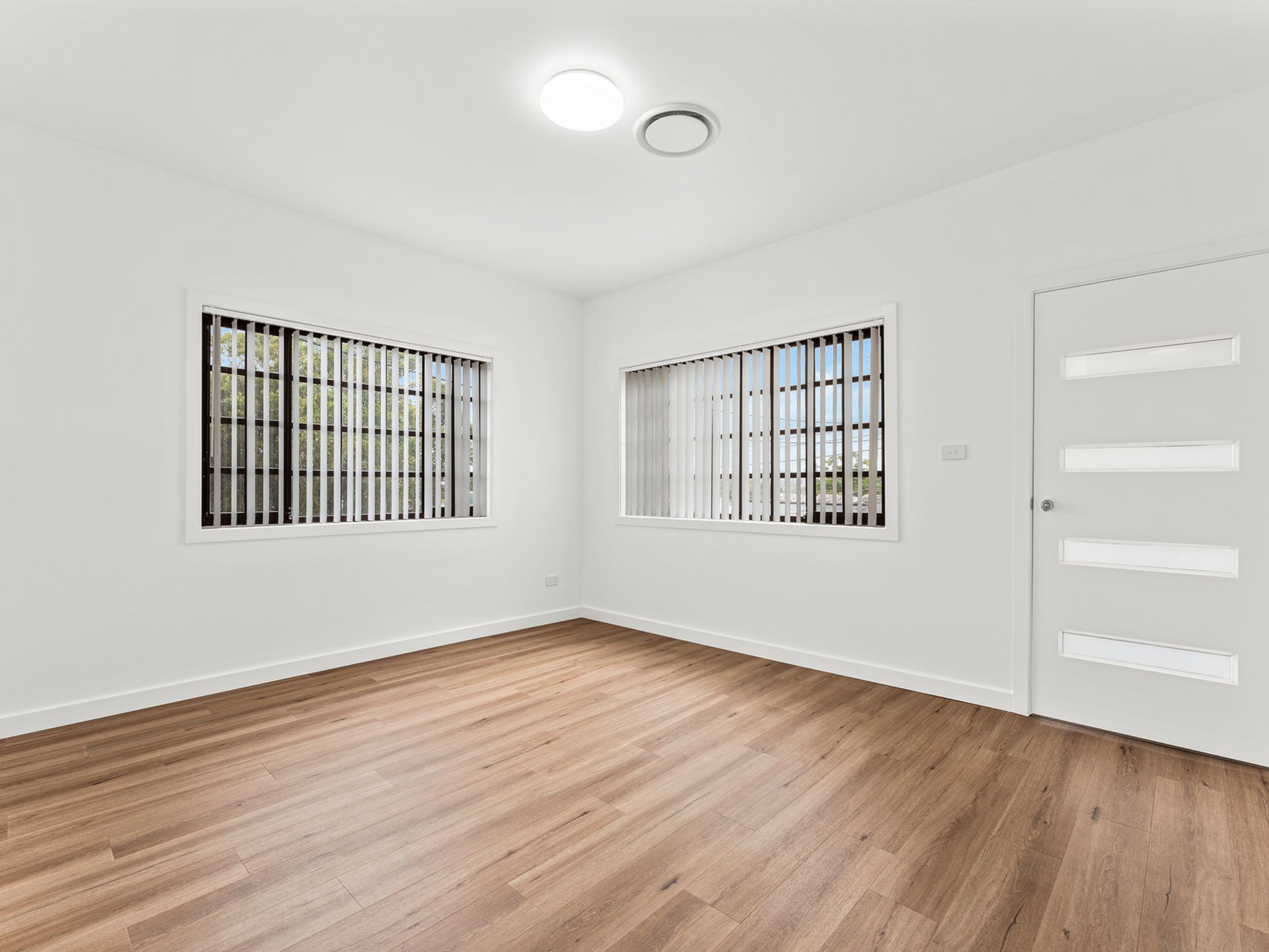 30 Lake Avenue, Cringila