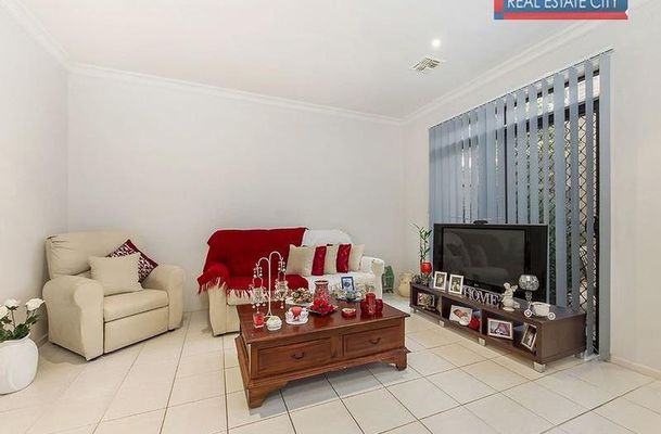75 Ravenhill Boulevard, Roxburgh Park