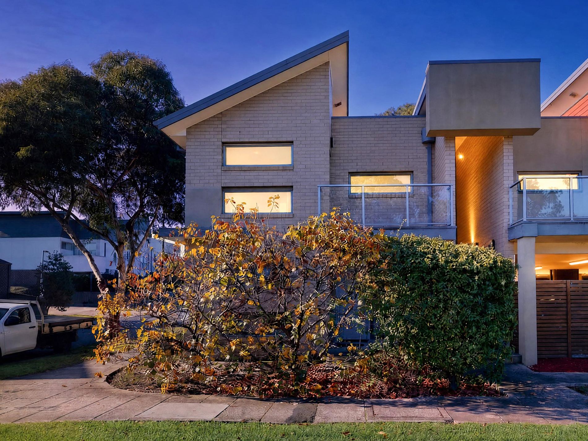 8 Hinterland Close, Lynbrook