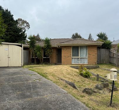 13 Rowen Court, Cranbourne North