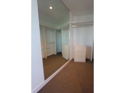 906W / 42 Balston Street, Southbank