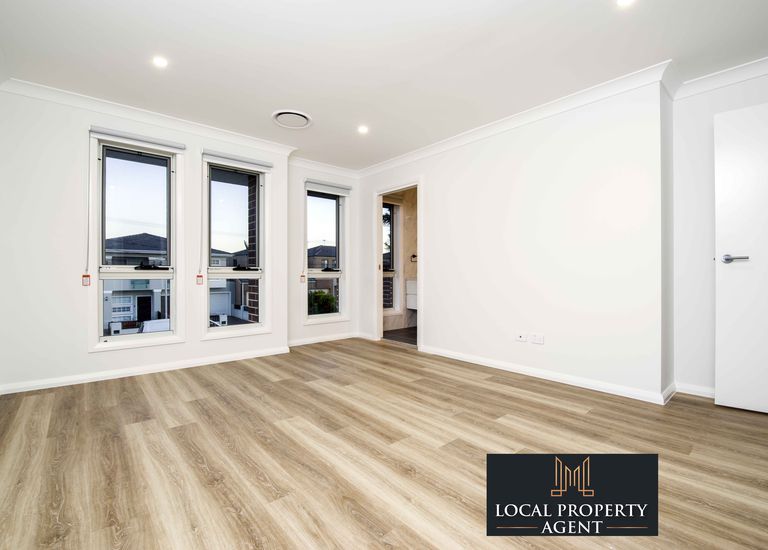 53 Torrens St, Canley Heights