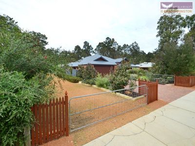 30 Painter Crescent, Mundaring