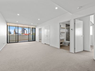 711 / 8 Dickens Street, Spring Hill