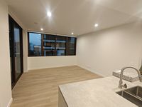 701 / 33 Railway Terrace, Milton