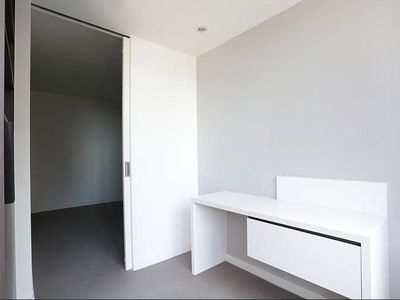 813N / 229 Toorak Road, South Yarra