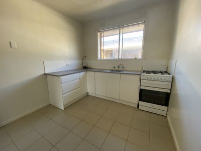 8 / 27 Eldridge Street, Footscray