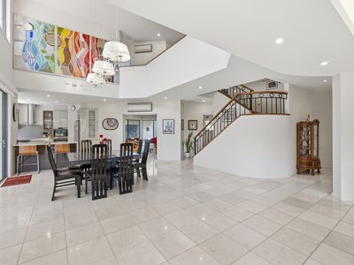 16 Bella Vista Drive, Lake Wyangan