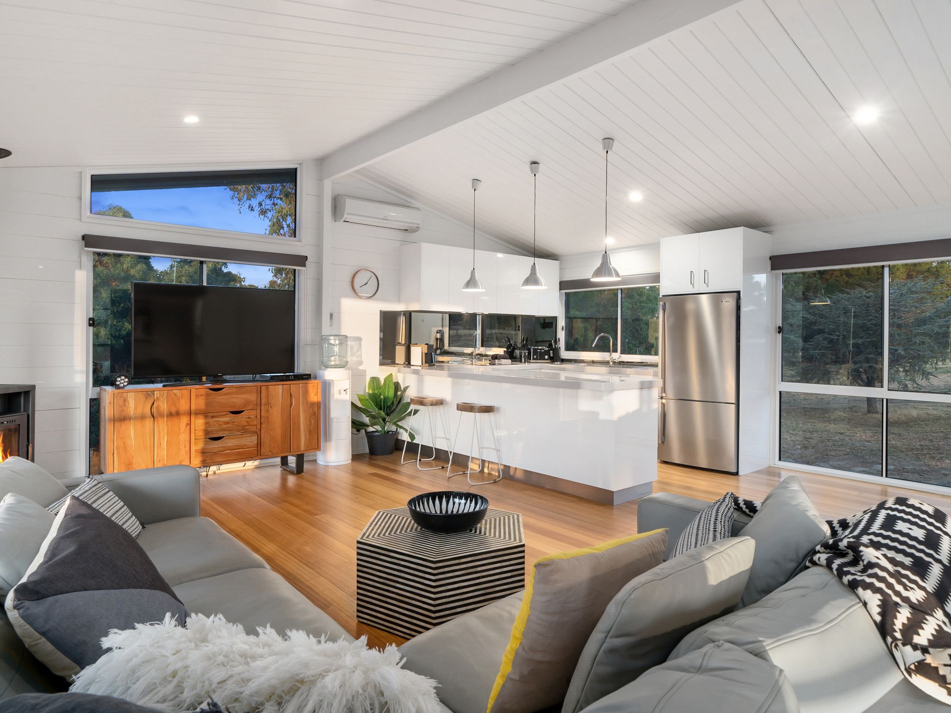 454 Howes Creek Road, Mansfield