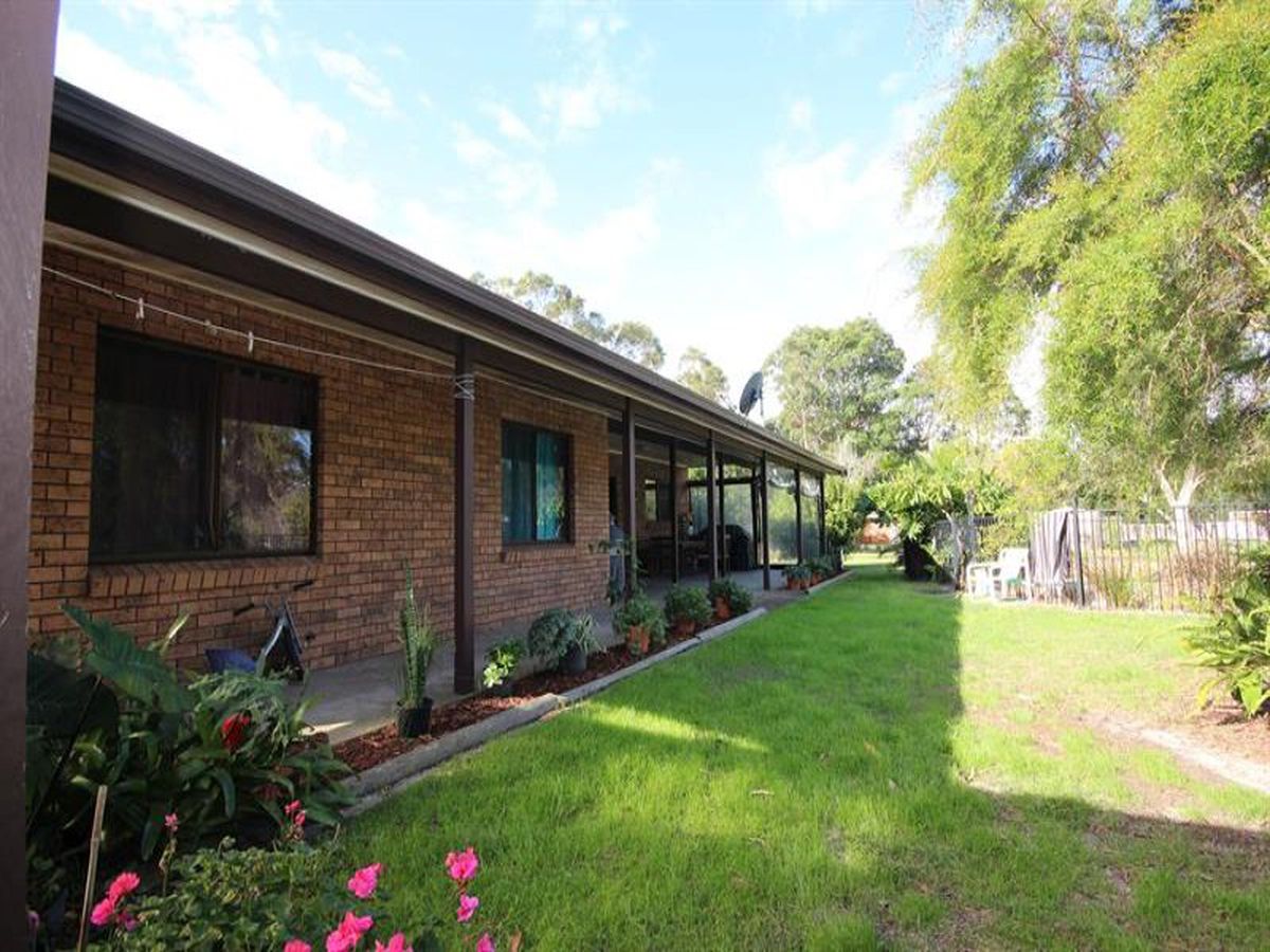 17 Tonia Ave, Salt Ash, Salt Ash - Thumbnail 2