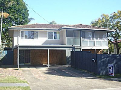 73 Woodlands Drive, Rochedale South