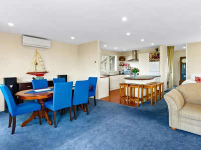 21A Peter Terrace, Castor Bay