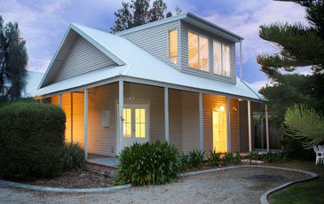 37 Stradbroke Avenue, Cowes
