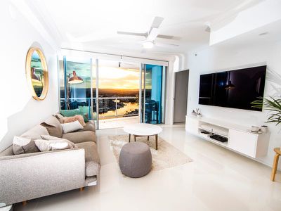 3247 / 23 Ferny Avenue, Surfers Paradise