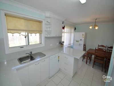 4 Jackson Place, Dubbo