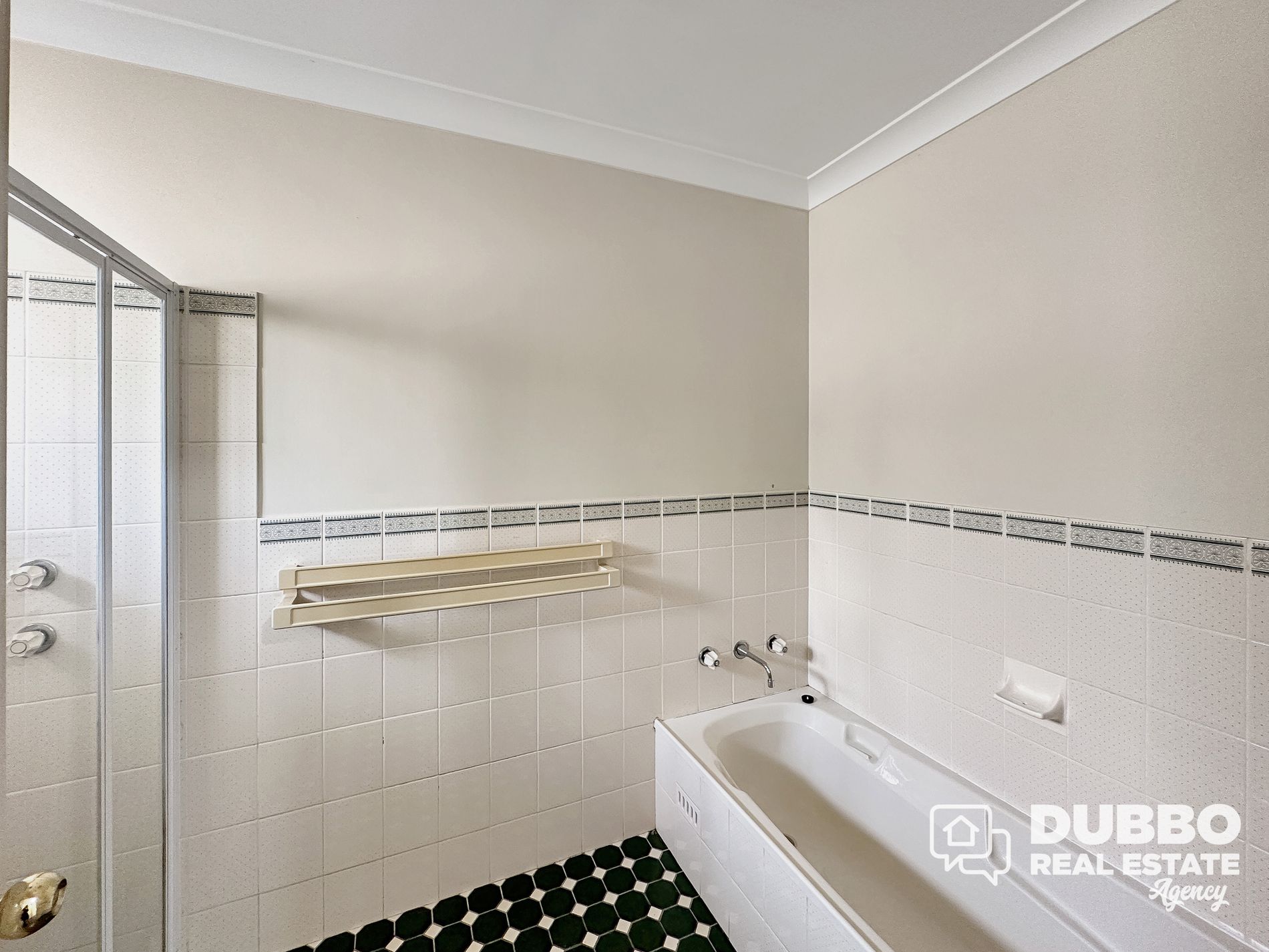 16 Kingfisher Street, Dubbo