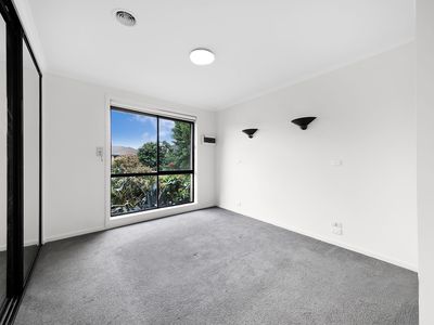 2 Saddington Avenue, Hoppers Crossing