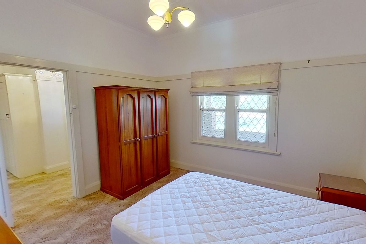 2 Dulhunty Ave, Dubbo SJ Shooter Real Estate