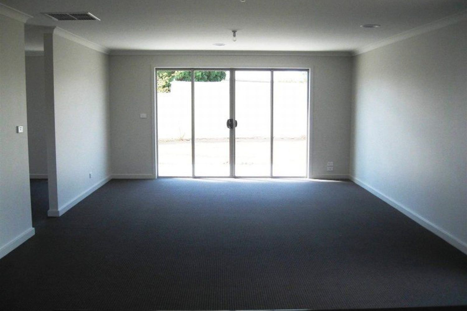 9 Deakin Court, Horsham
