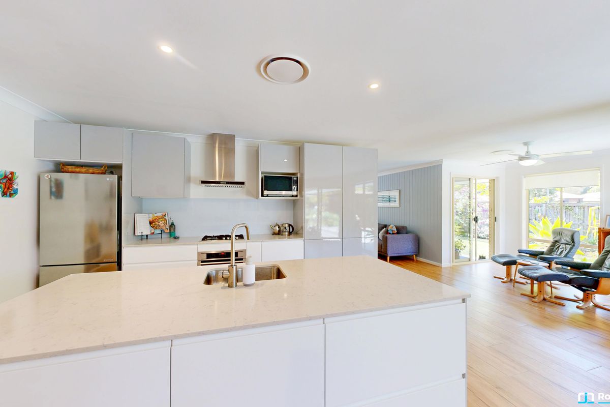 1 Feathertail Court, Tewantin