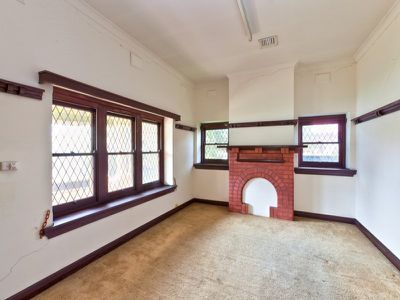 695 Pemberton Street, Albury