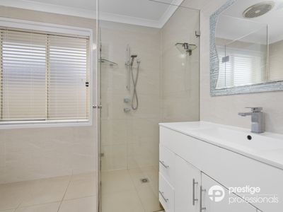 16 Barrington Court, Holsworthy