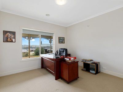 2 Lake View Dr, Broadford