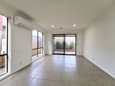 7 Smile Crescent, Wyndham Vale