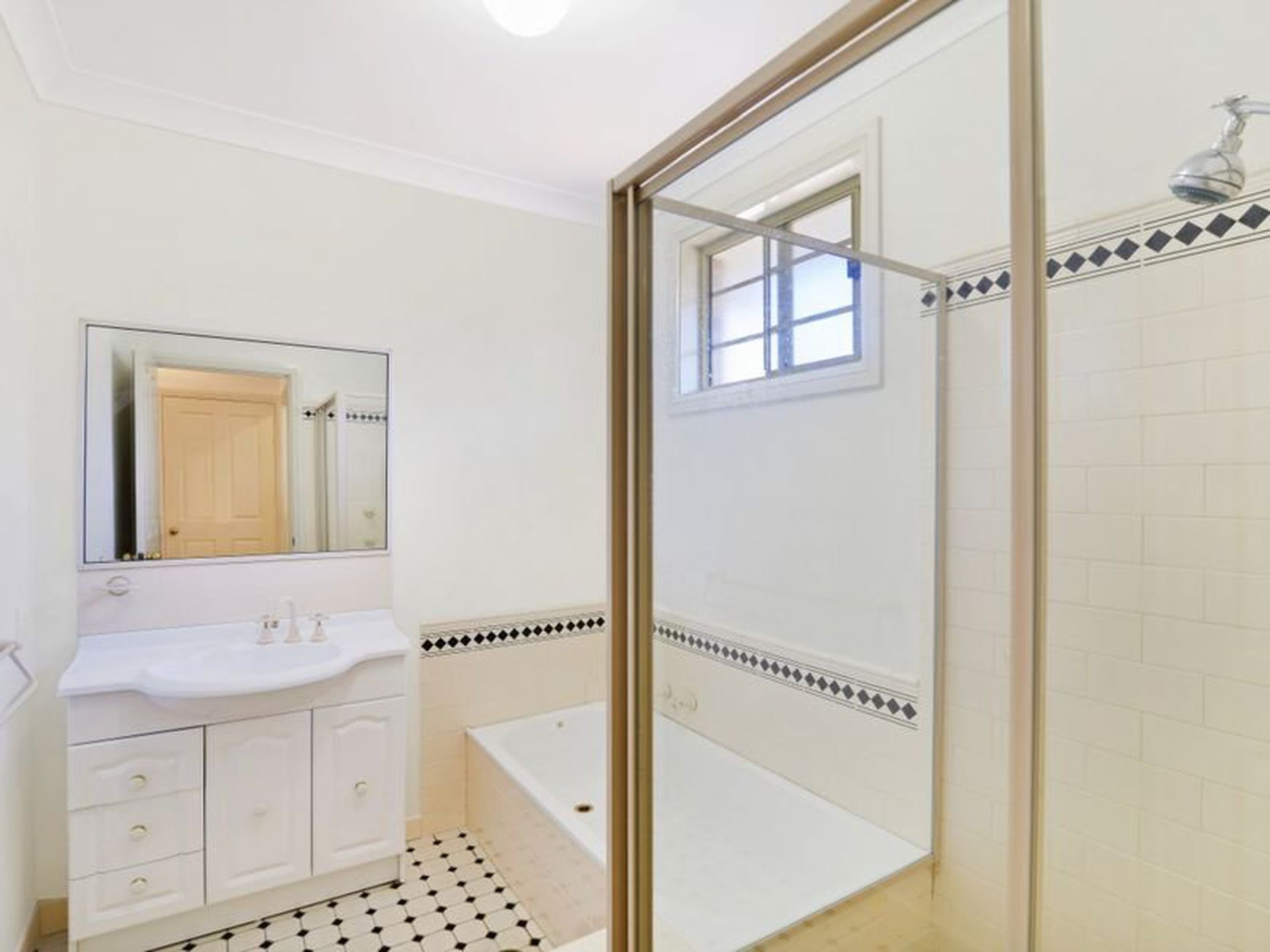 7F / 5-15 William Street, Botany