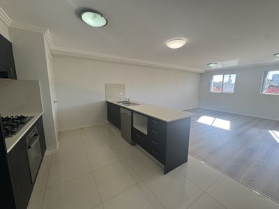 8 / 2 Dressler Court, Holroyd