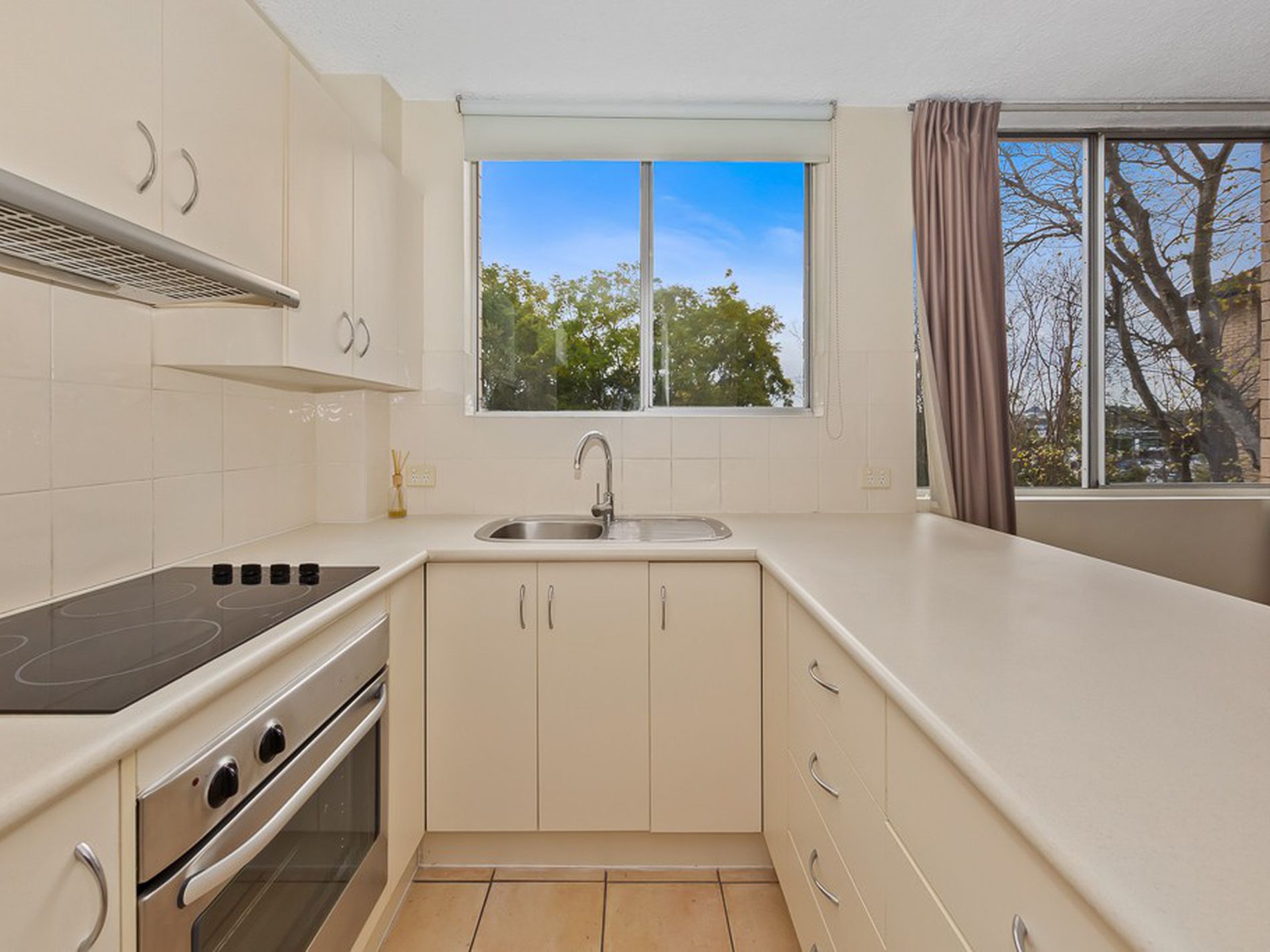 2 / 42 Lang Parade, Auchenflower