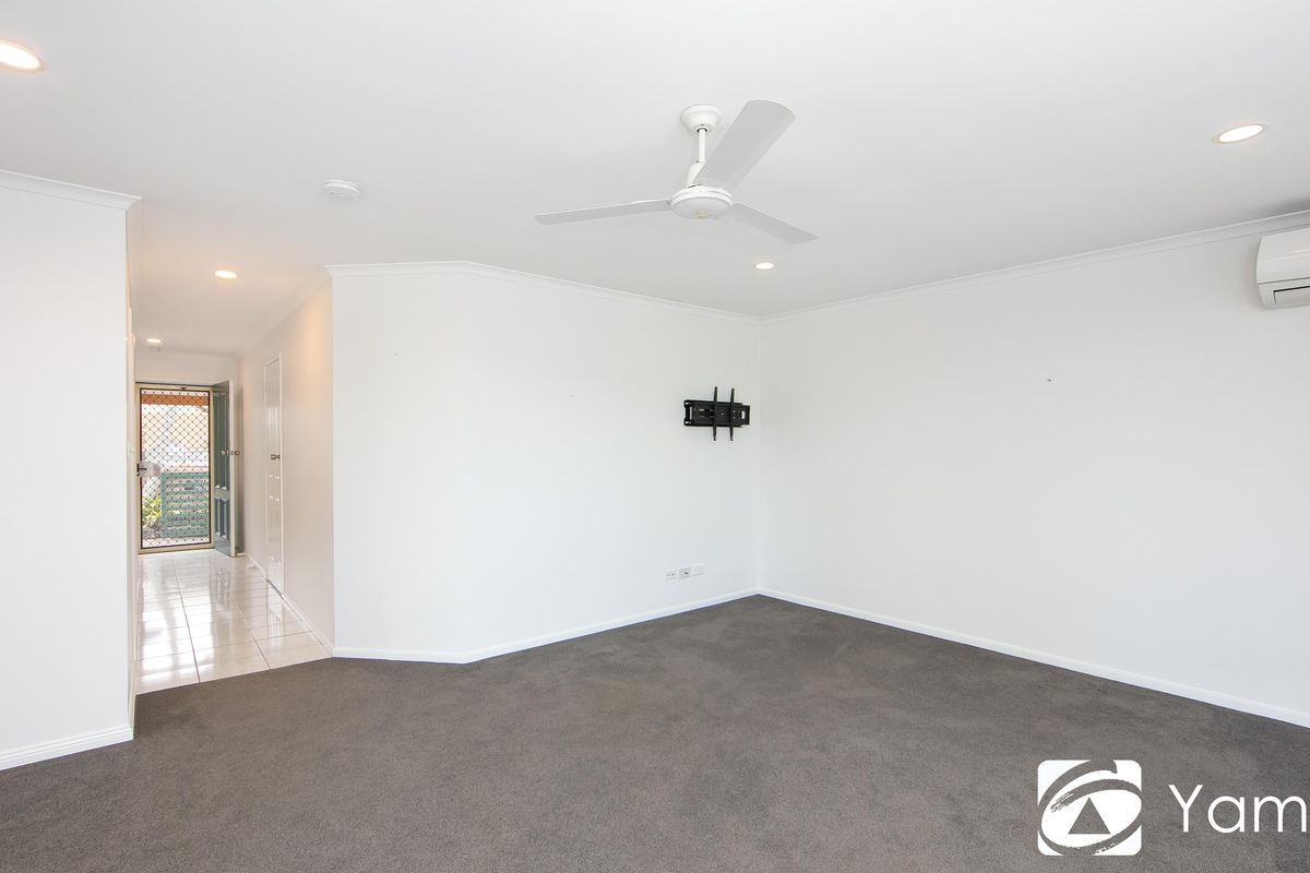 9 / 17A Beach Street, Yamba