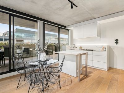 302 / 121 POWER STREET, Hawthorn