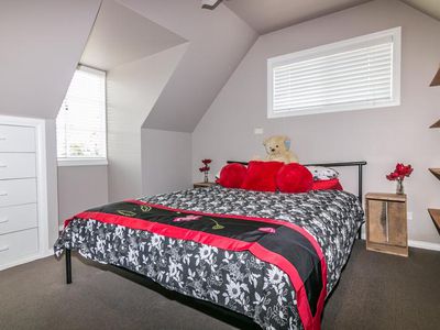 6684 Channel Highway, Deep Bay