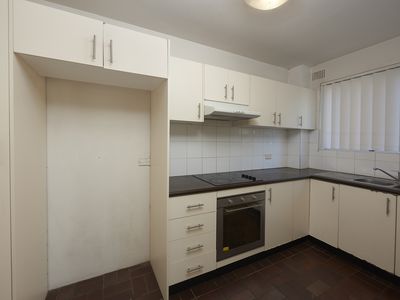 6/30 Queens Road, Westmead