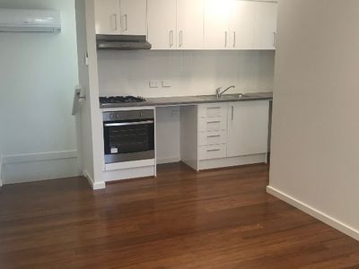 13 Signals Lane, Bardia