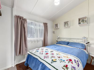 4 Hill Street, Donovans