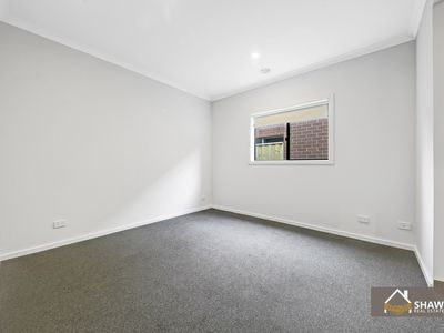 18 Trentino Grove, Fraser Rise