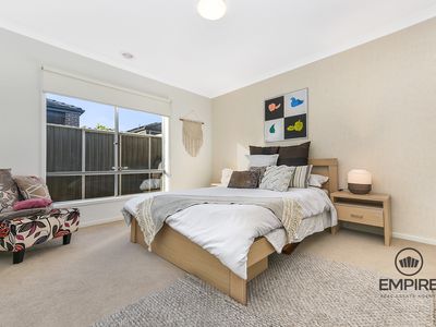 27 Savage Way, Clyde North